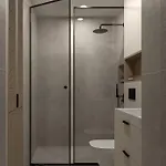 Marios Ir Jura, Kunigiskiai Appartement