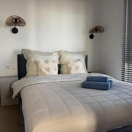 Marios Ir Jura, Kunigiskiai Butas Palanga